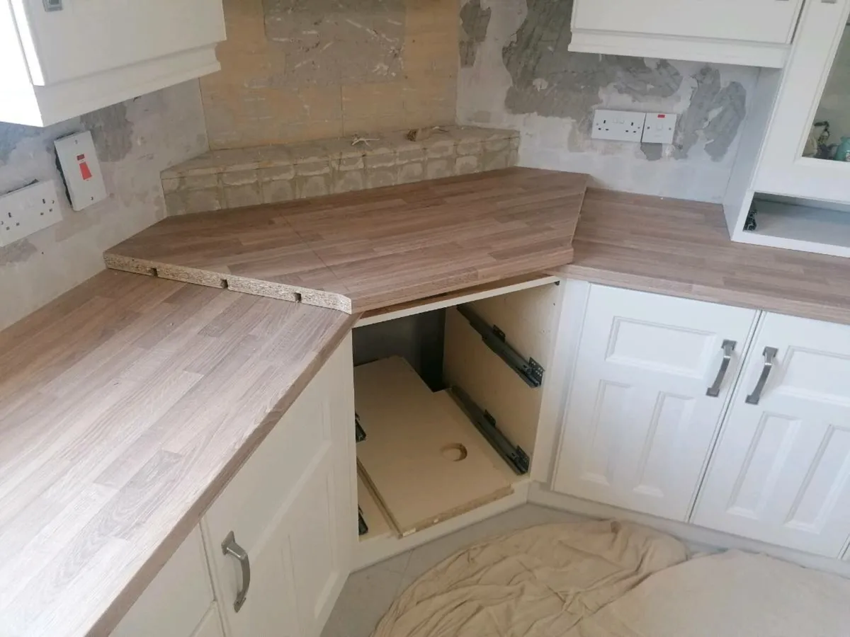 Kitchen worktops - Image 2