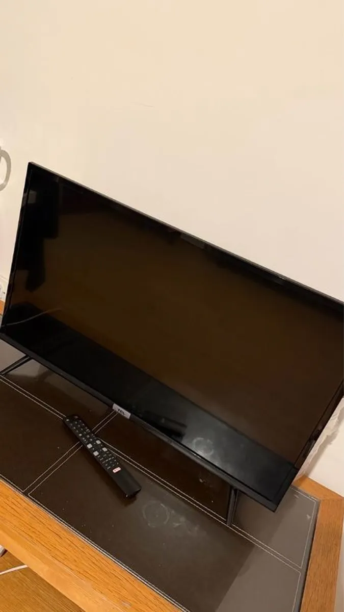 Tv 32 - Image 1