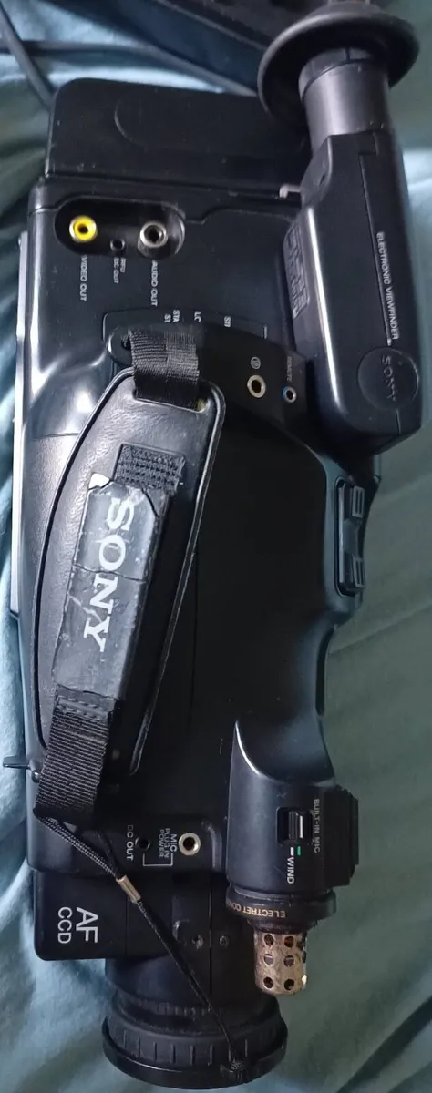 Sony Video8 Handycam Untested - Image 4