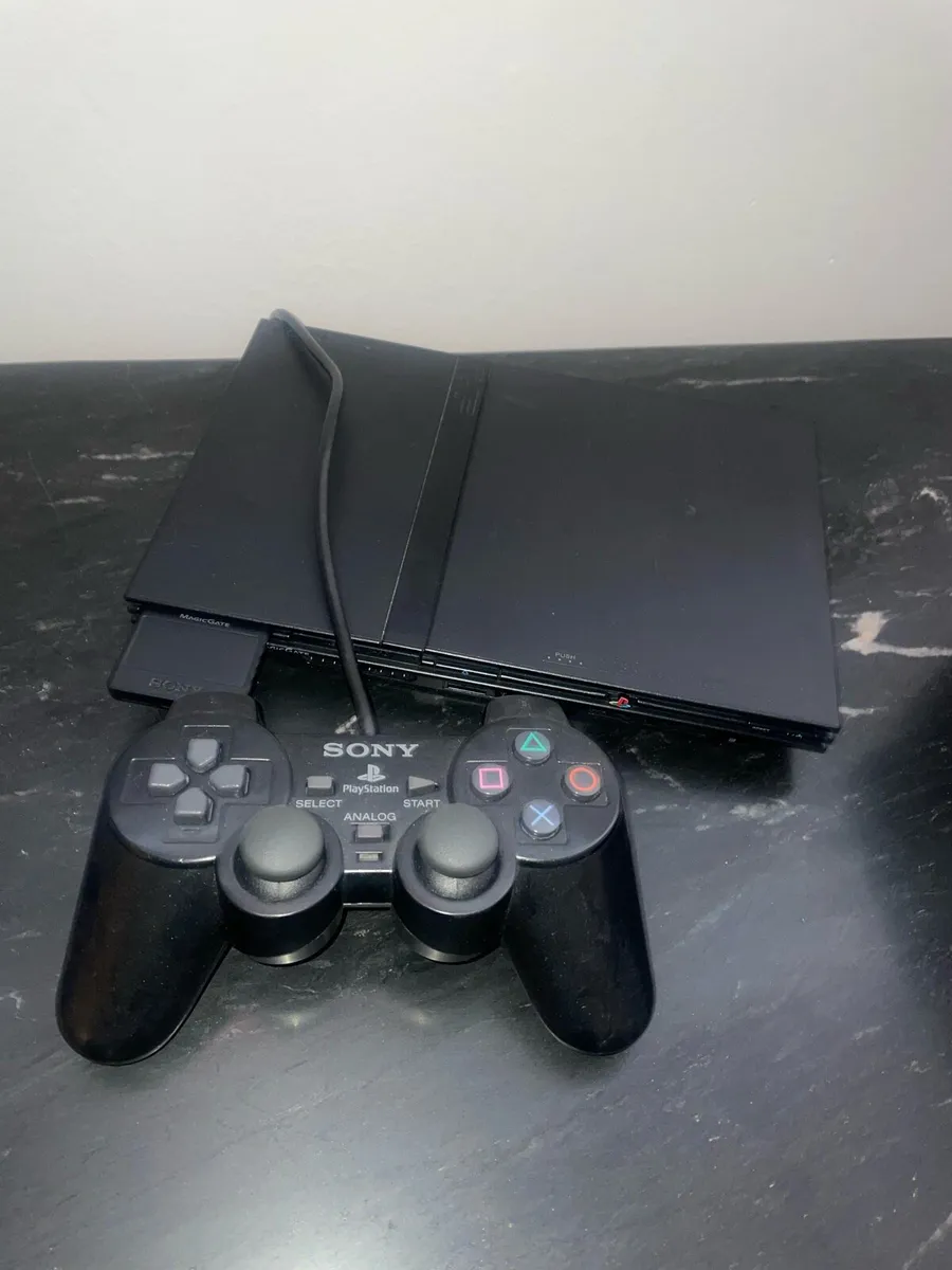 PlayStation 2 + Games, Wii Games - Image 2