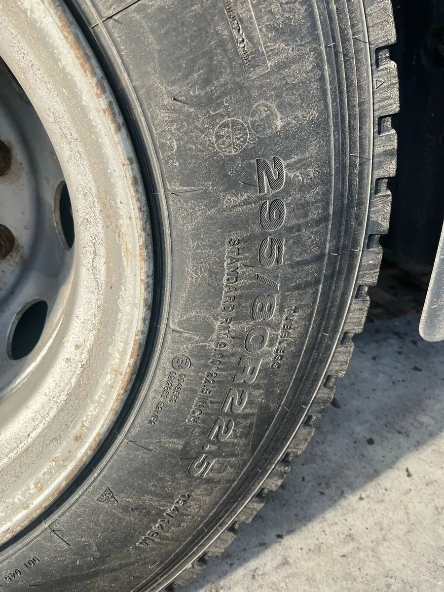 4x 295-80-R22.5 Drives - Image 2