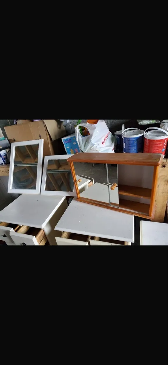 2 mirrors and mirror drawer