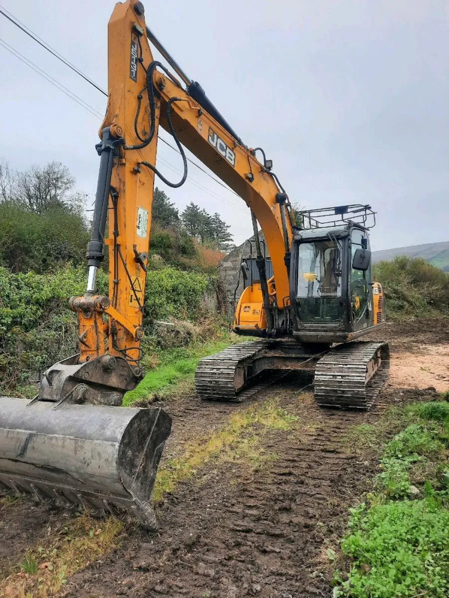 JCB JS 131 - Image 1