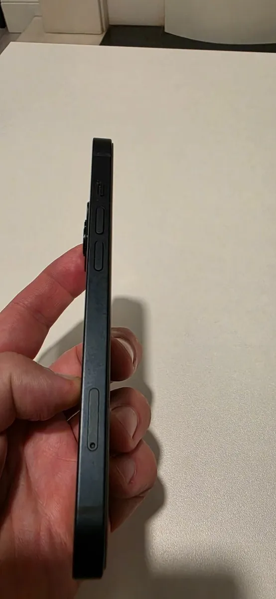Iphone 13 - Image 2