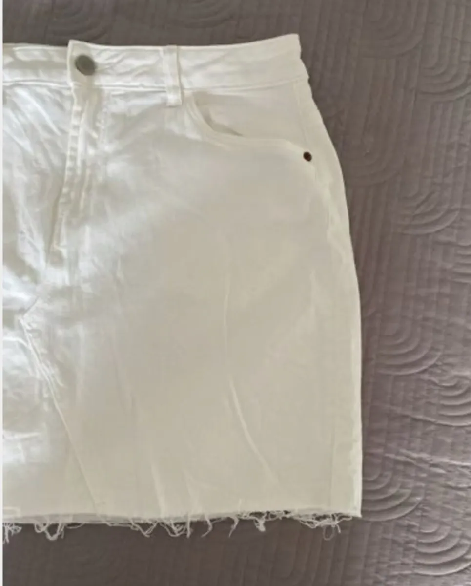 Dunnes White Denim Skirt Size 14 - Image 4