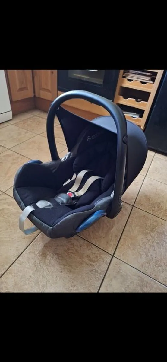 Bugaboo pram and car seat - Image 1