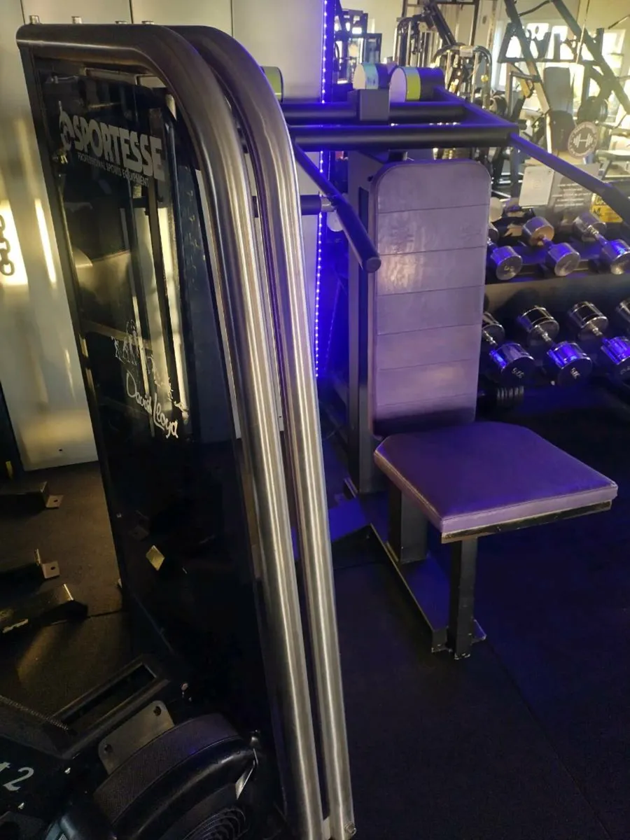 Shoulder press - Image 1