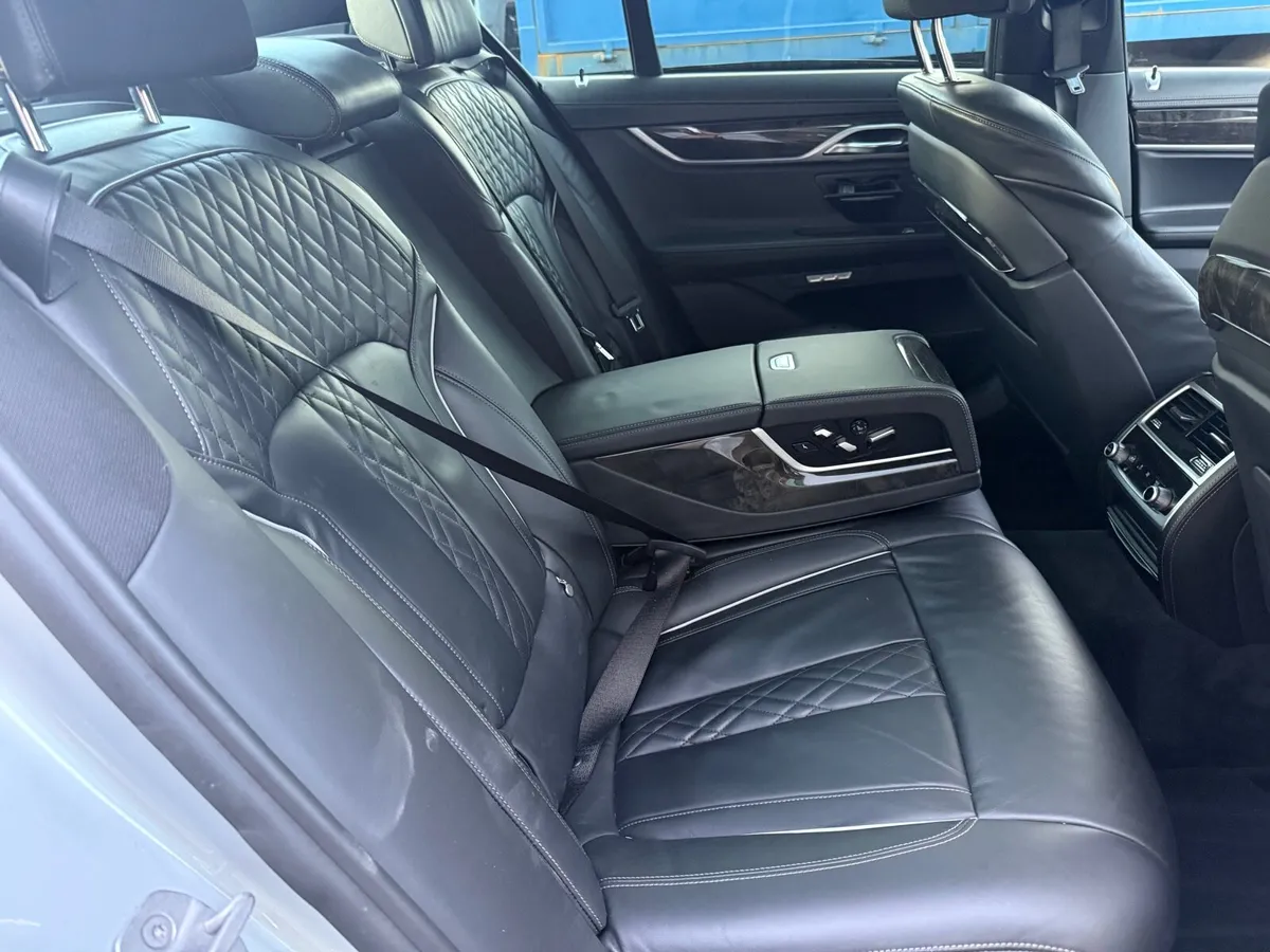 2017 BMW 740d xDrive M Sport 4dr Auto - Image 4