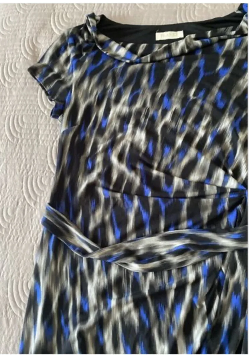 Planet Dress Size 12 - Image 4