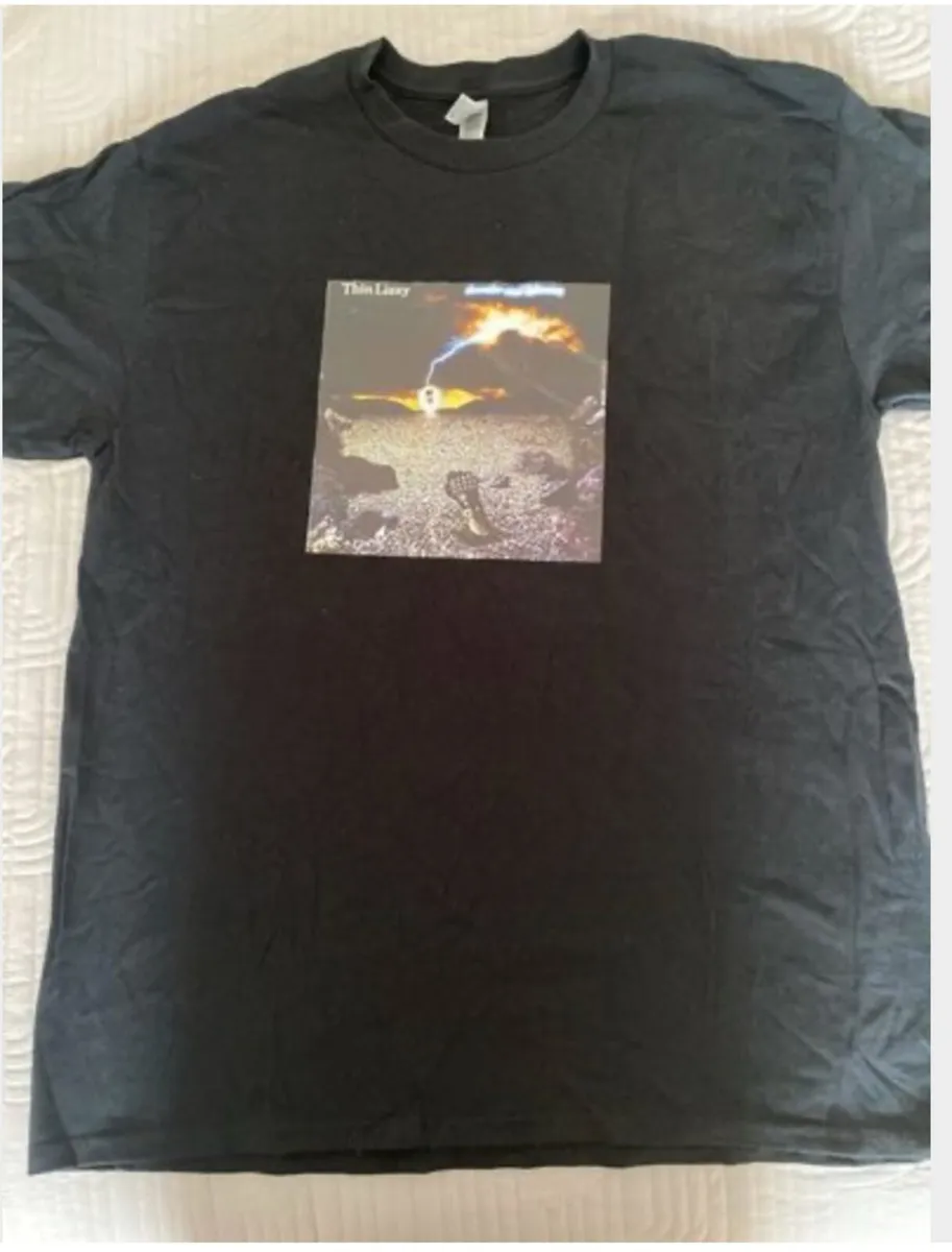 Thin Lizzy Black t-Shirt Size L - Image 1