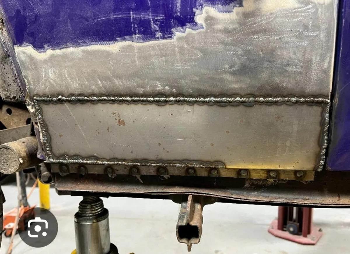 Vehicle welding van sills patching light paintwork - Image 2