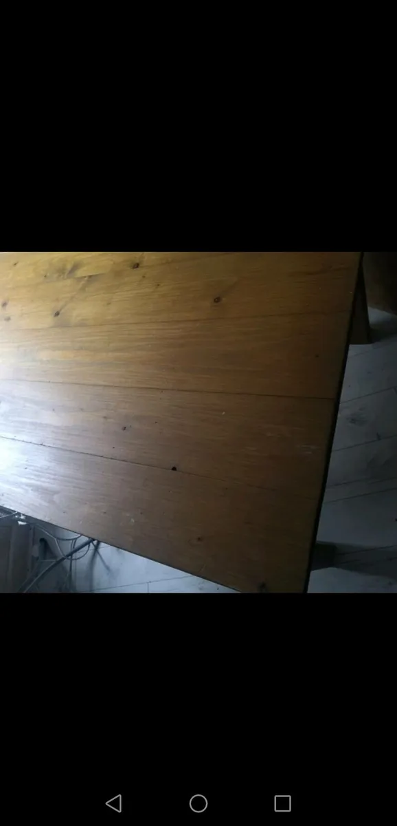 **CLEARANCE** Small Table & 2 Oak Chairs - Image 4