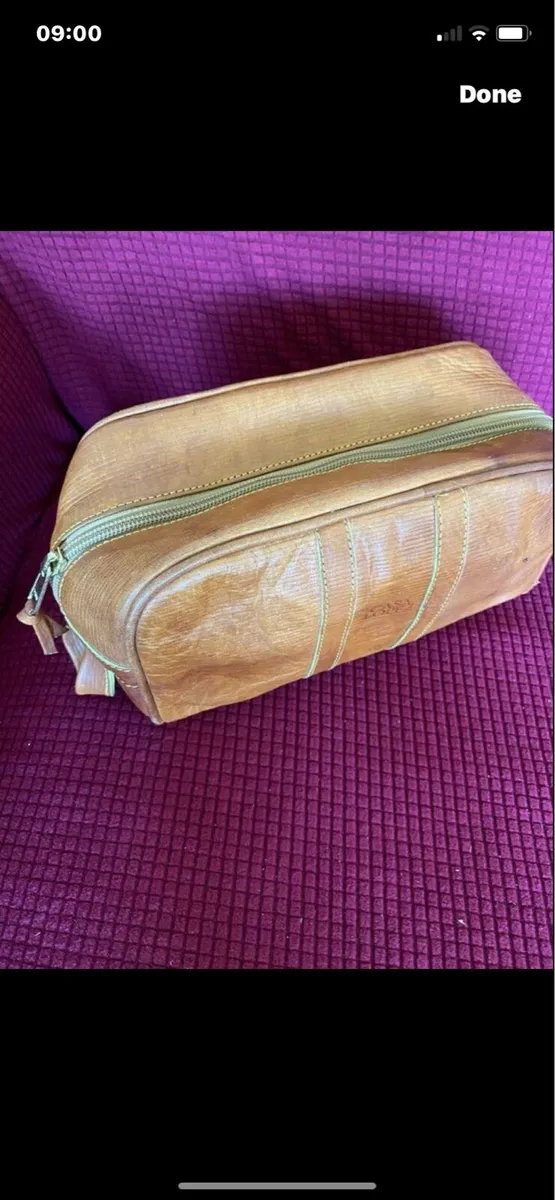Quality Leather Toiletry Bag - Image 1