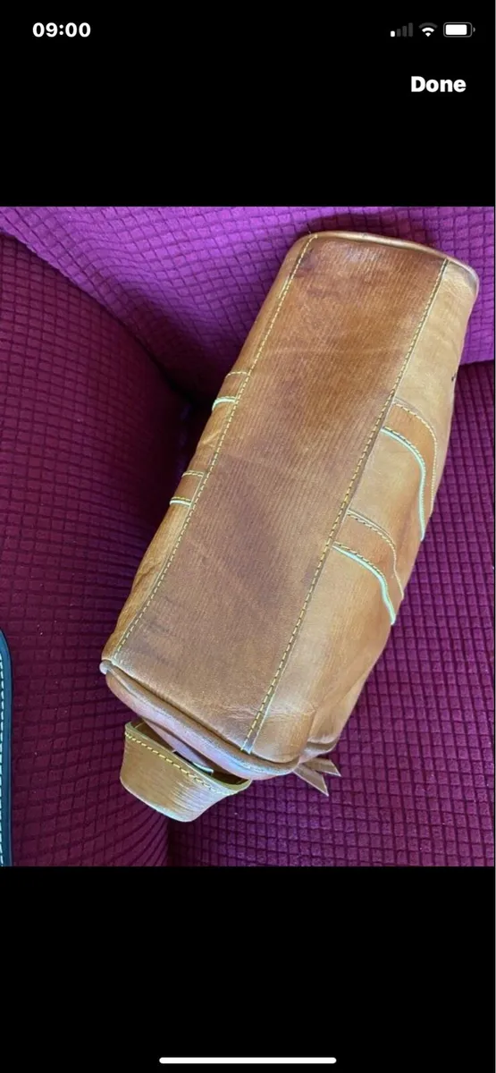 Quality Leather Toiletry Bag - Image 4