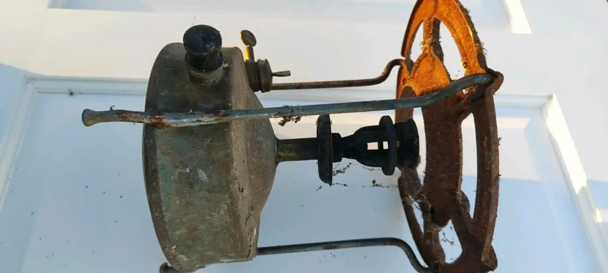 antique portable brass fuel stove - Image 4