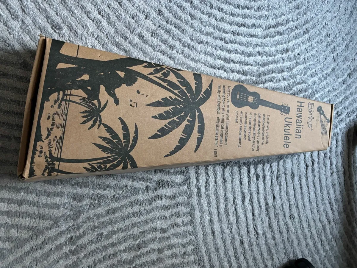 Ukulele - Image 2
