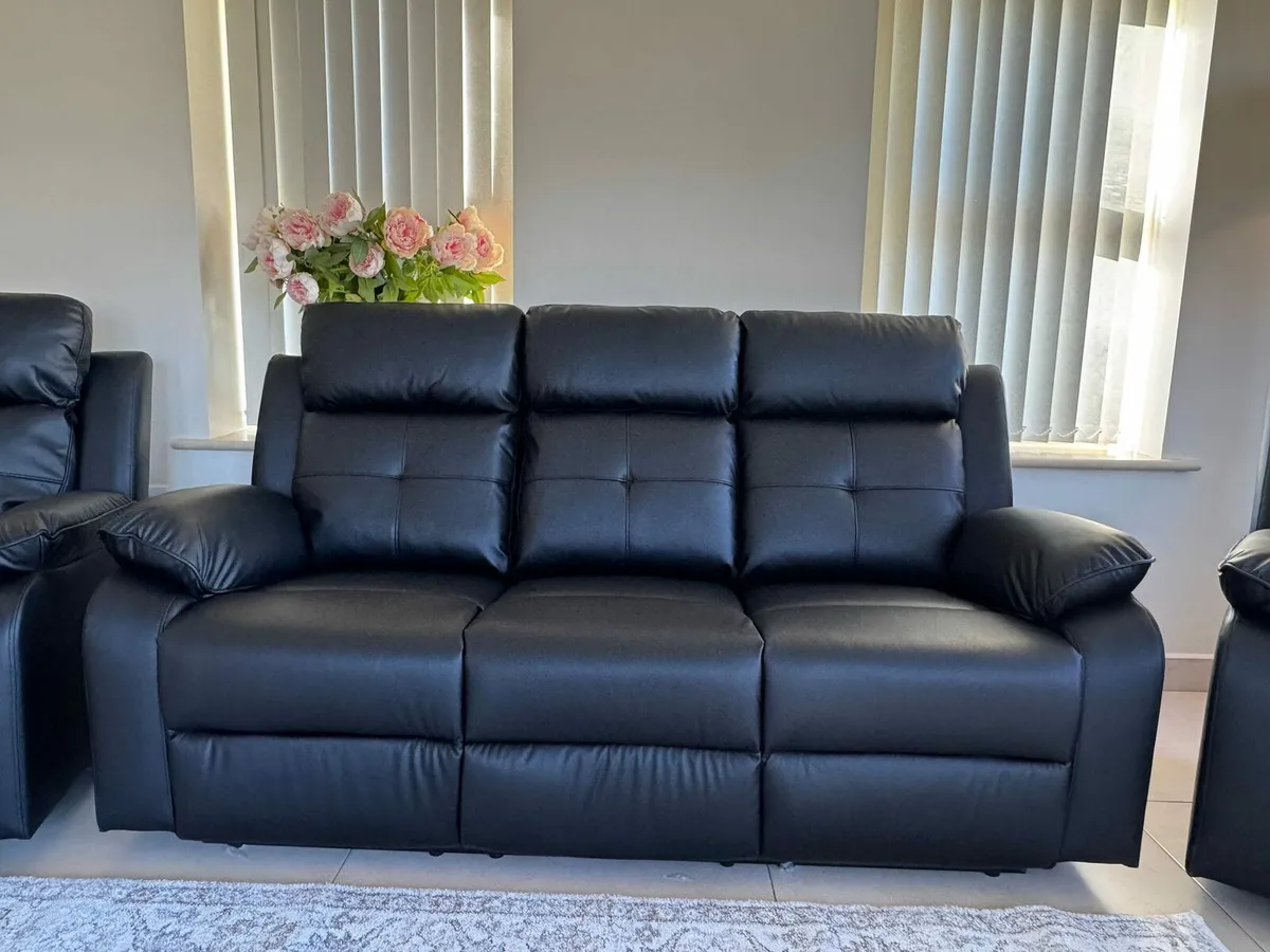 Abbie leather seats - Image 3