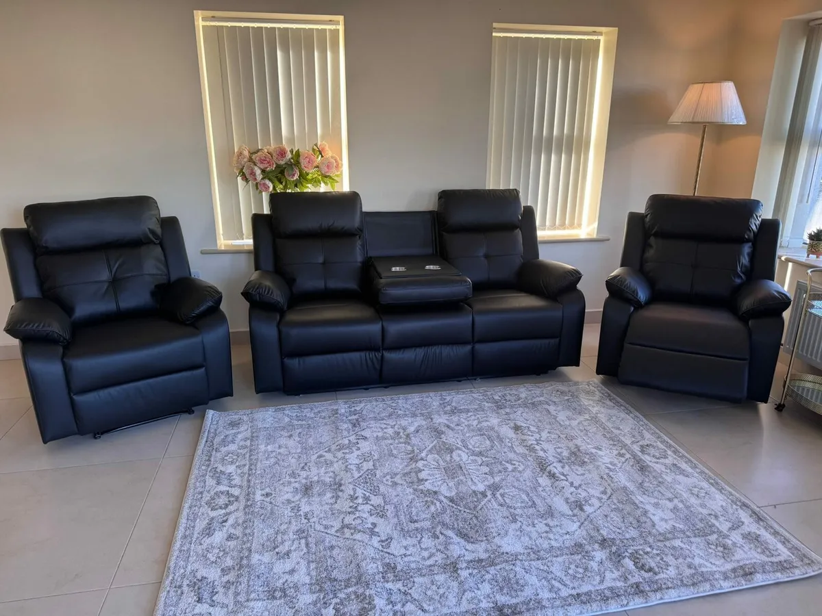 Abbie leather seats - Image 1