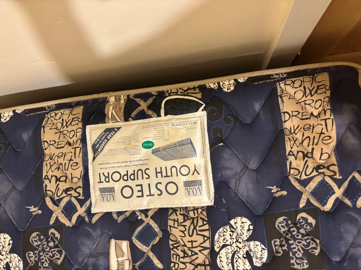 Single bed and base - Image 2