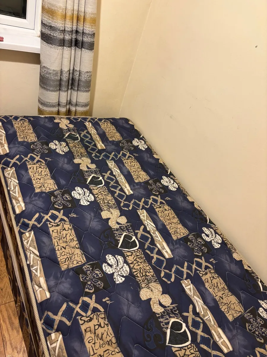 Single bed and base - Image 3