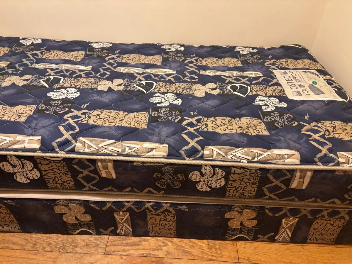 Single bed and base - Image 4