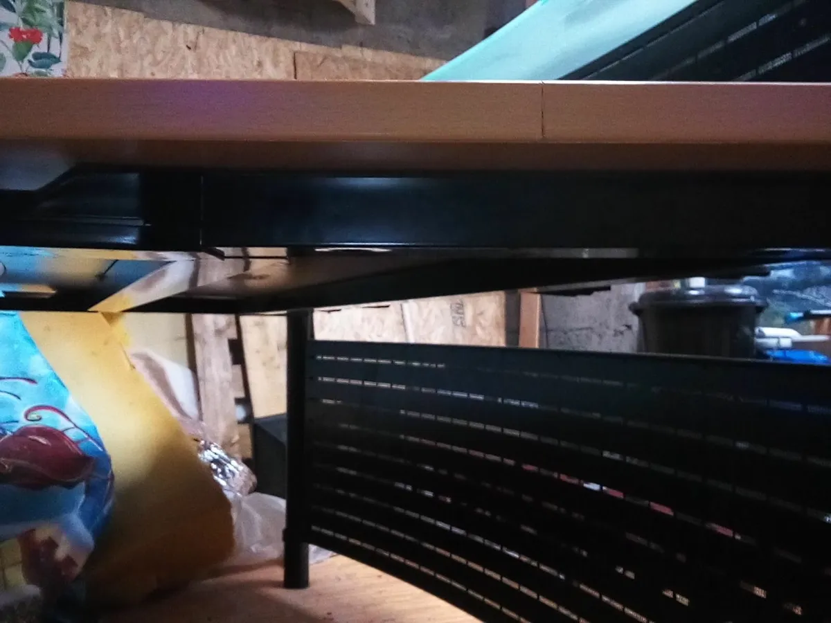 beautiful reception desk, steel frame. glass top - Image 4