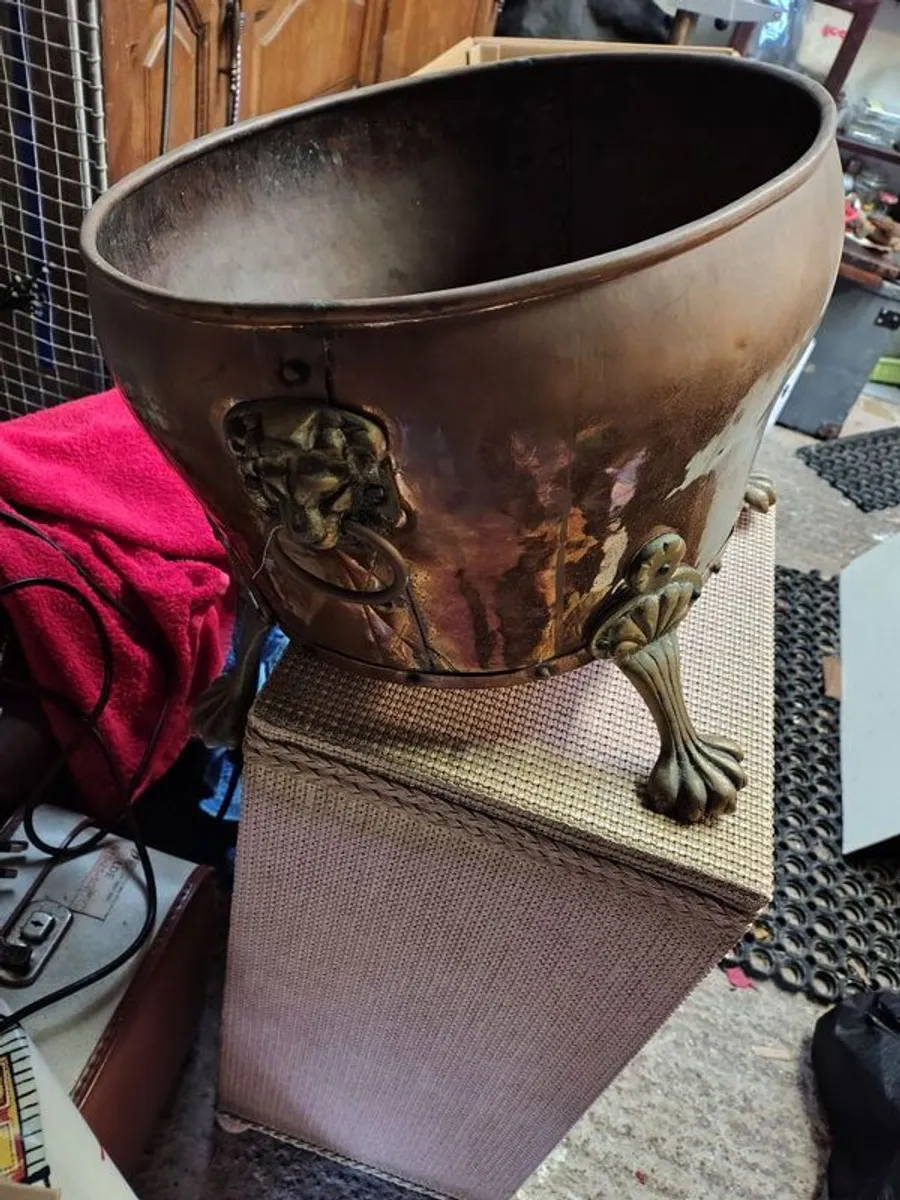 Antique Copper and Brass Log/Coal Bin, Jardiniere, Planter - Image 3