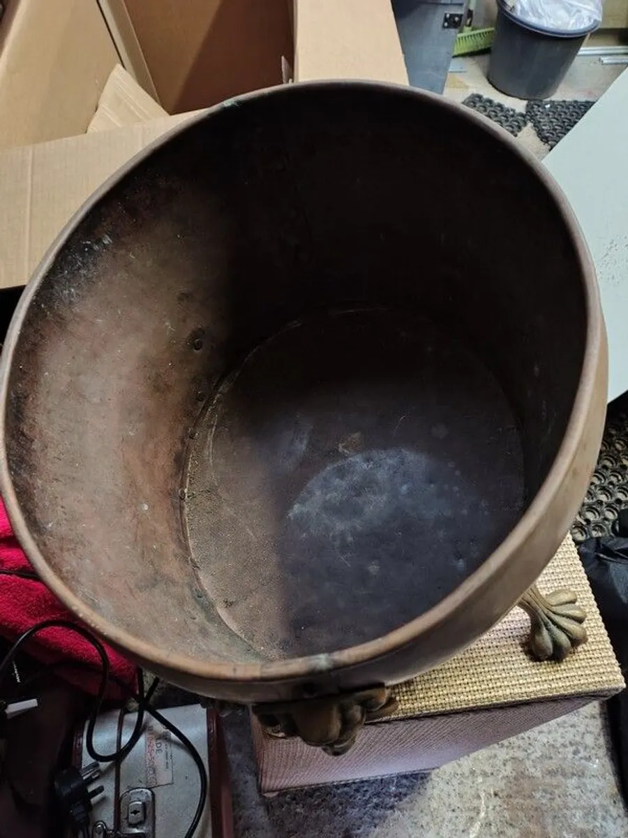 Antique Copper and Brass Log/Coal Bin, Jardiniere, Planter - Image 4