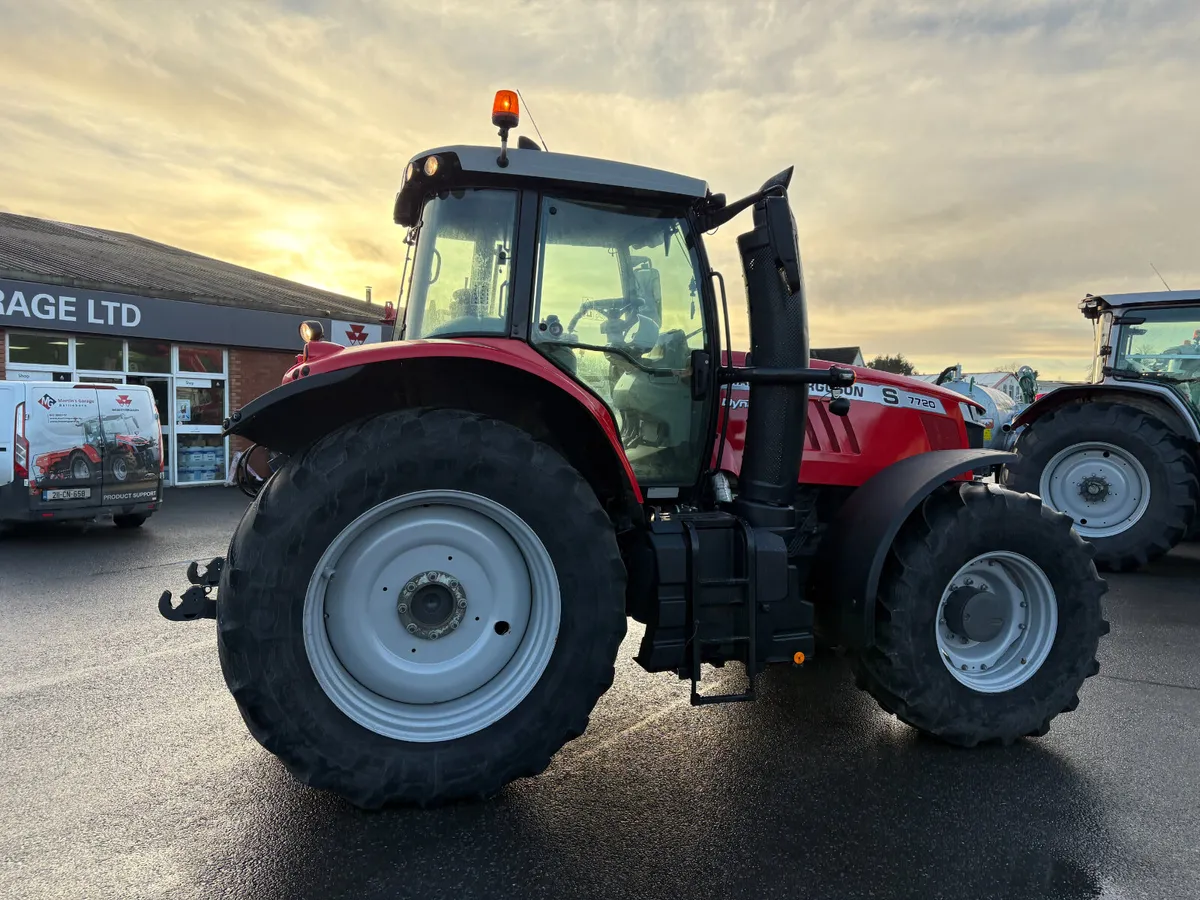 Massey Ferguson 7720S 2020 MINT - Image 3