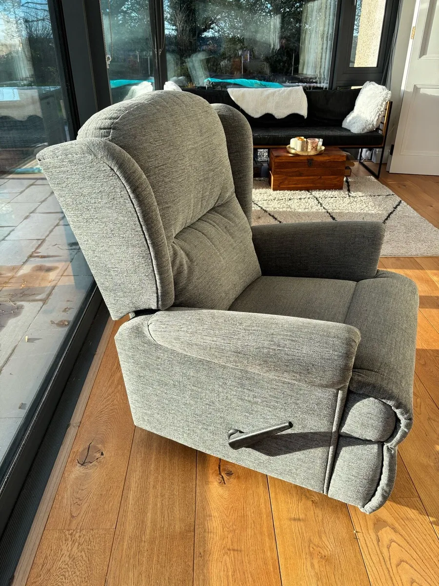 Recliner armchair - Image 1