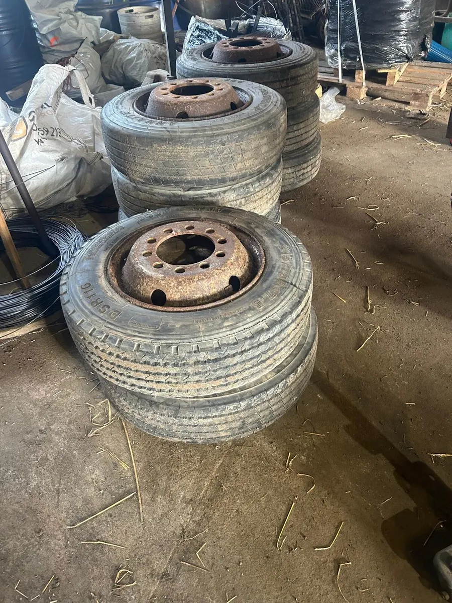 17.5 10 stud wheels - Image 1