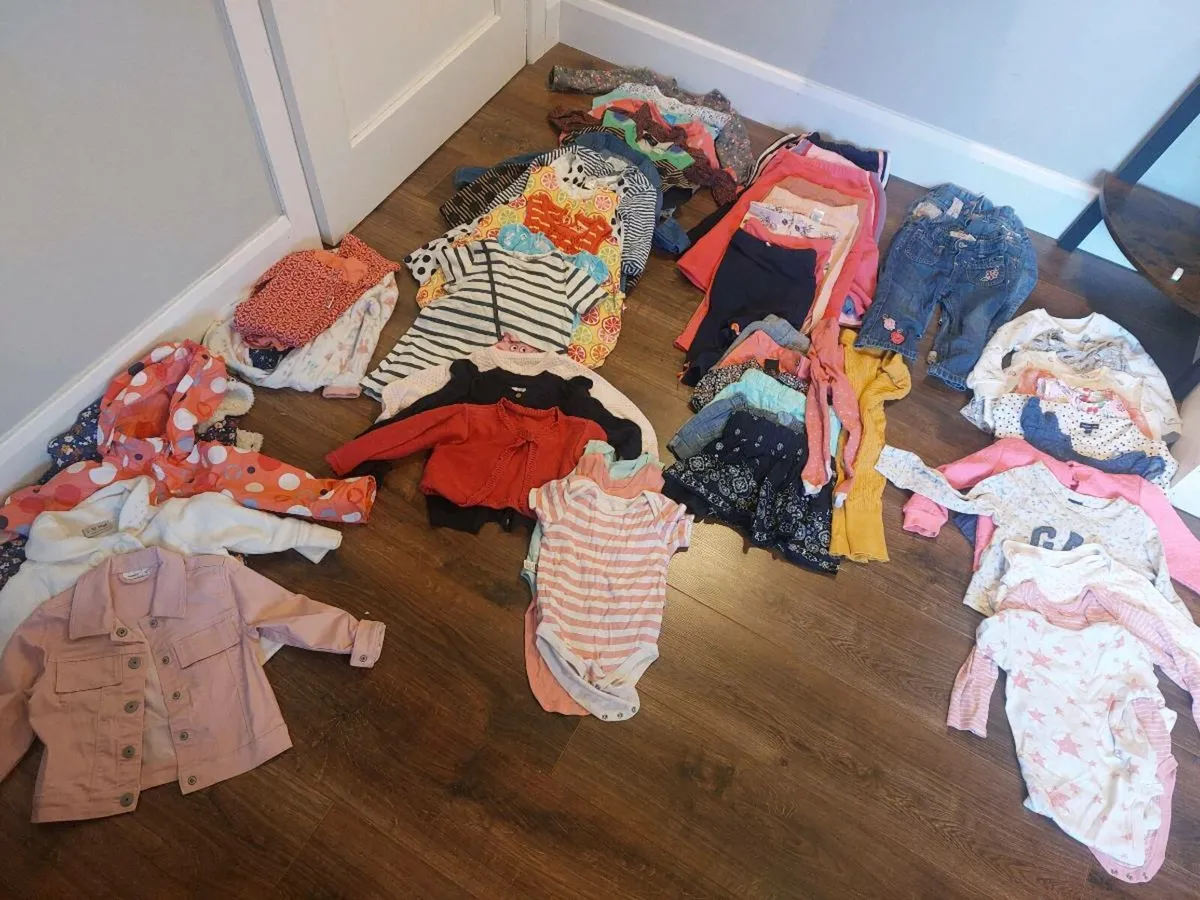 Girls 18 to 24mts clothes bundle - Image 1