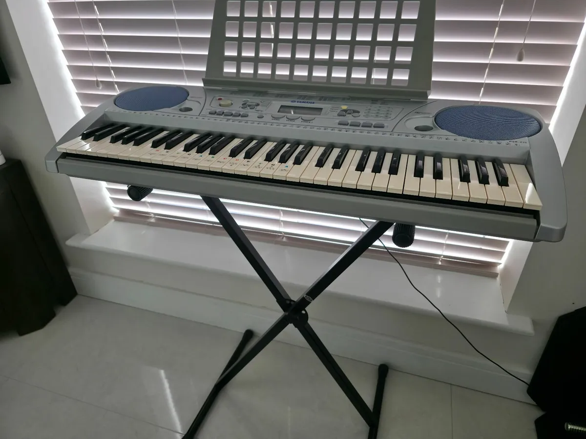 Yamaha Piano PSR-275 with Stand - Image 2