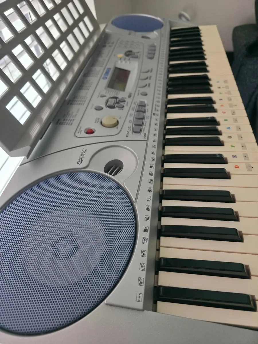 Yamaha Piano PSR-275 with Stand - Image 4