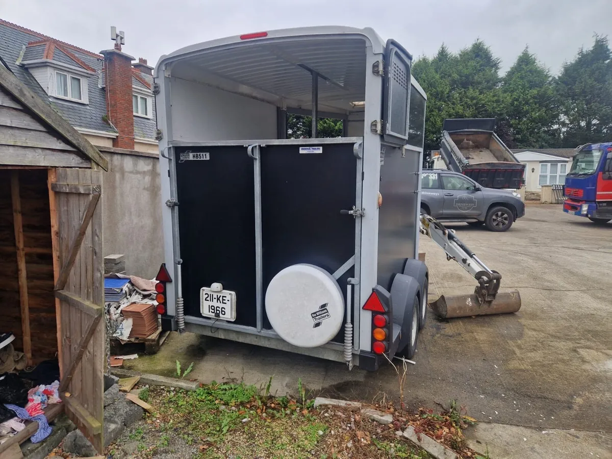 Horse trailer 511 - Image 2