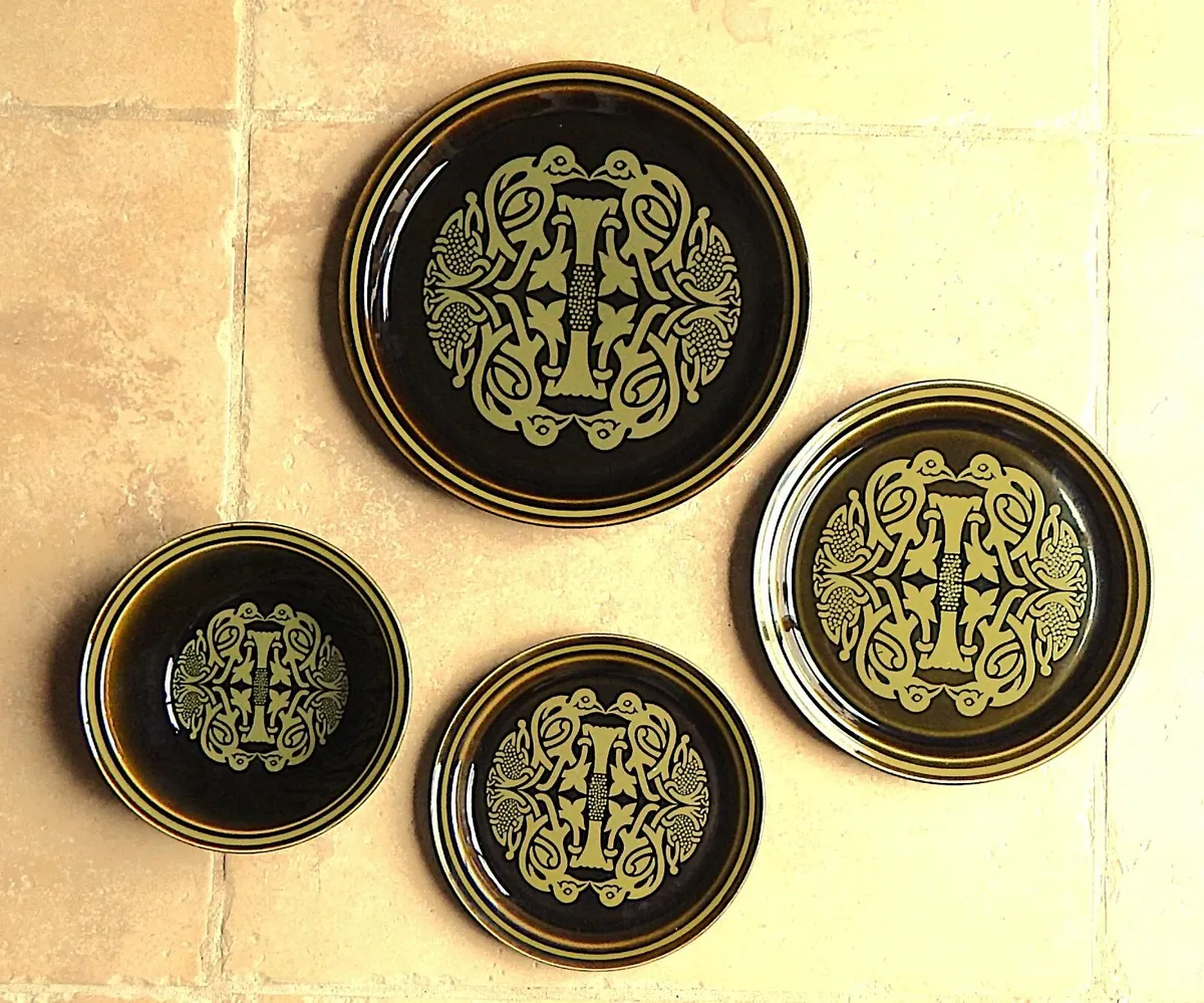 17 Pieces Vintage Arklow Pottery Plates & Bowls - Image 2