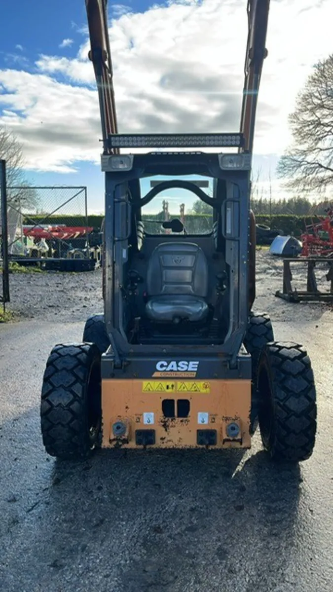 2019 Case SR175 Skidsteer - Image 4