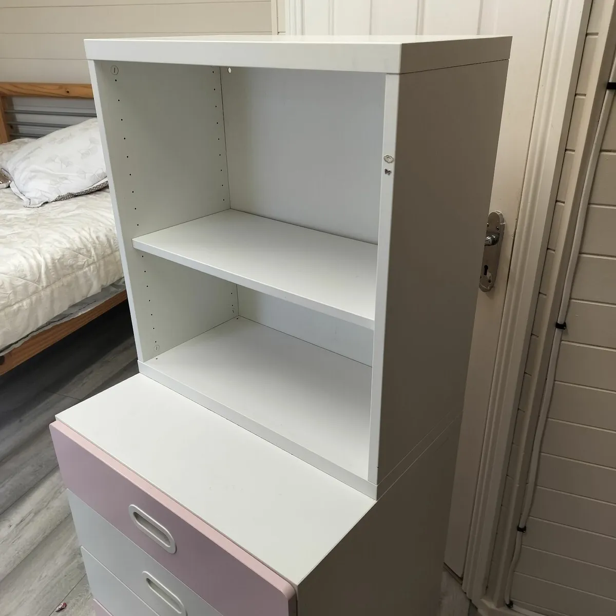 Bedroom furniture - Image 1