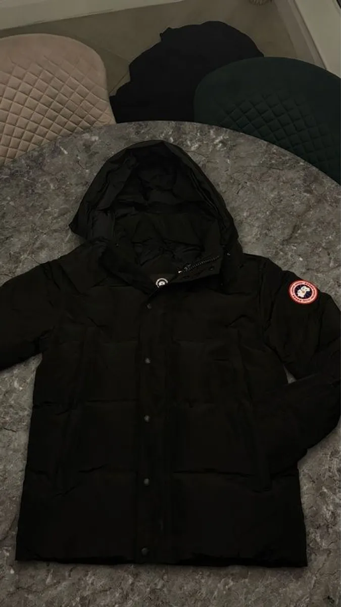Canada Goose Wyndham Parka - Medium - Image 1