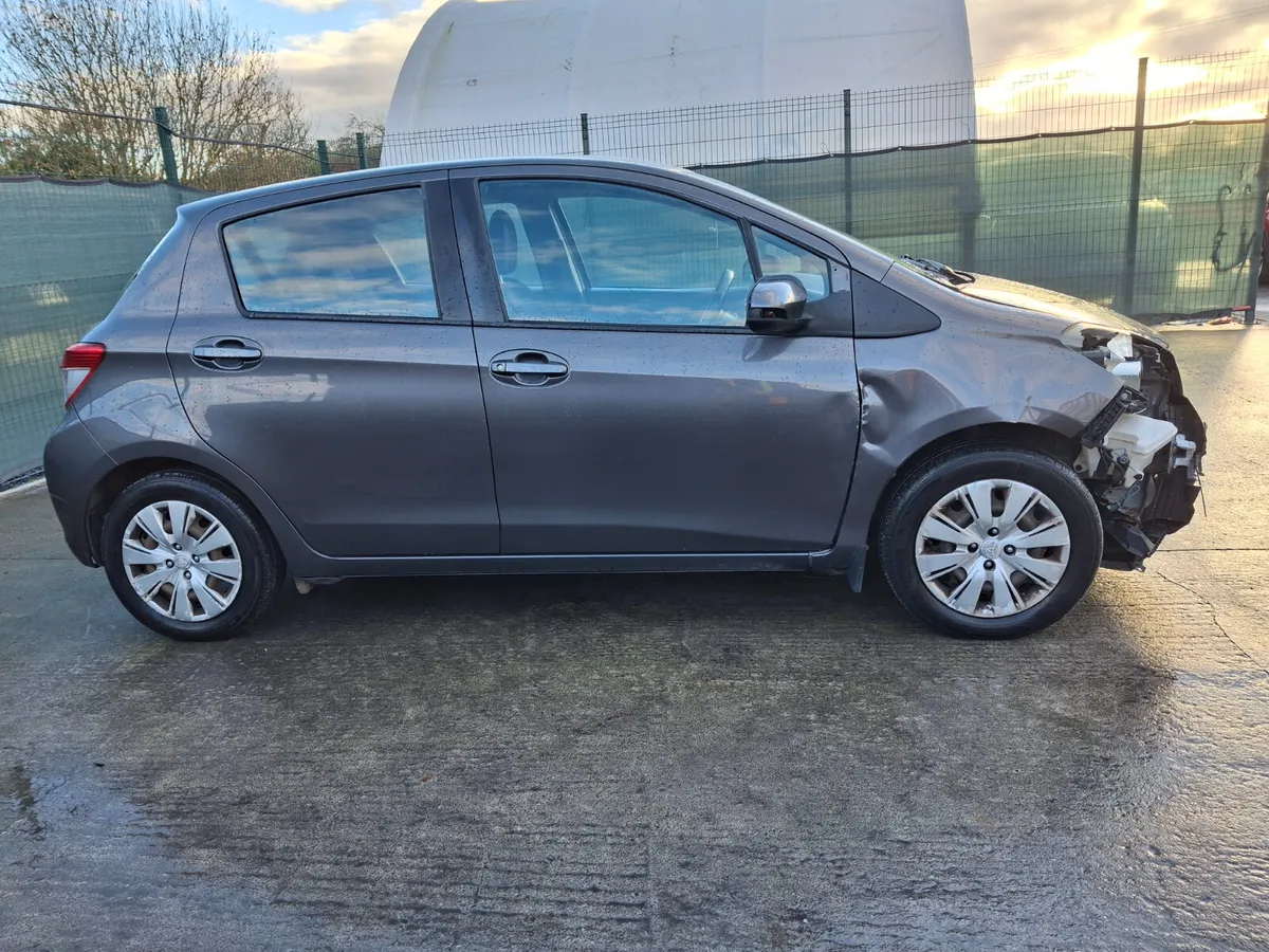 2012 Toyota Yaris 1.0 Petrol - Image 3