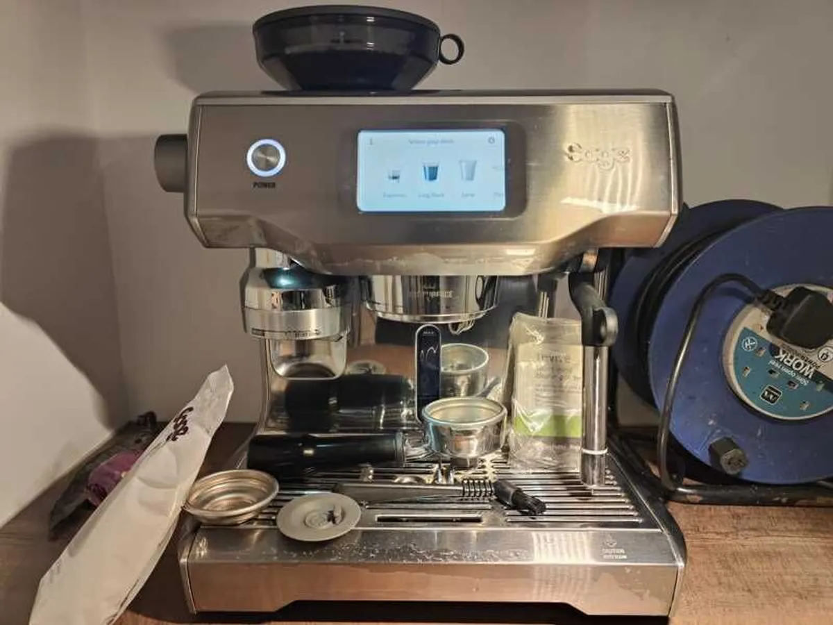 Sage Oracle Touch Bean-to-Cup Coffee Machine Recently Serviced - Image 1