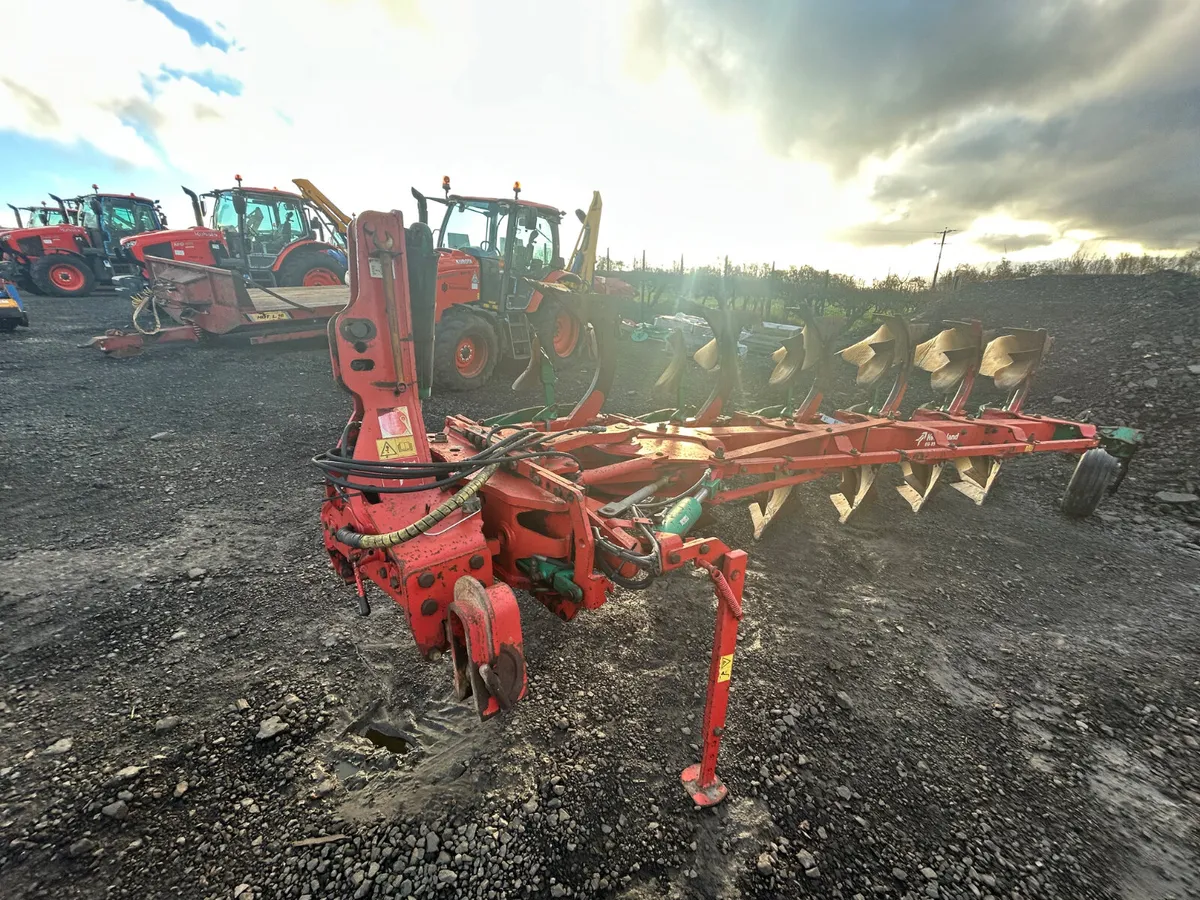 2014 EG300 Kverneland Plough - Image 2