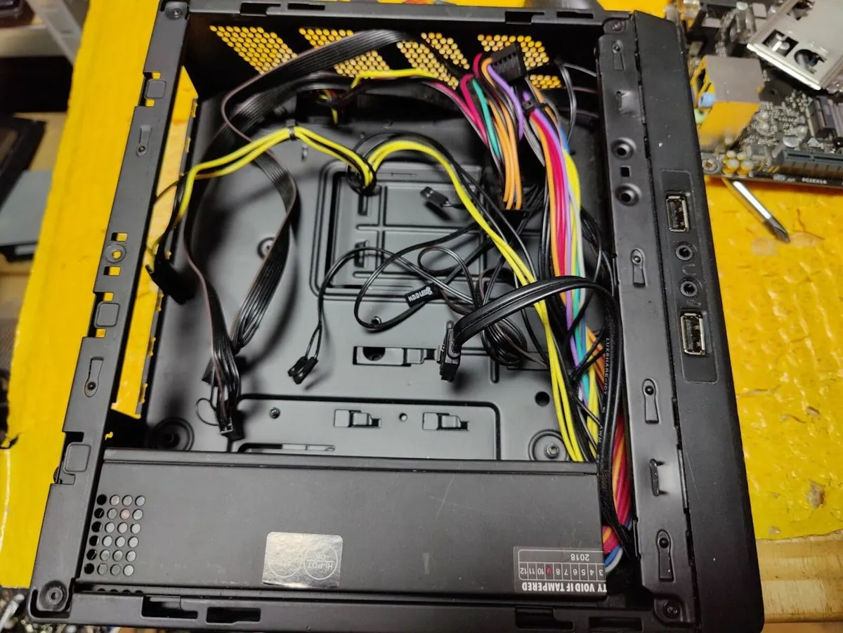 Mini ITX case and power supply - Image 1