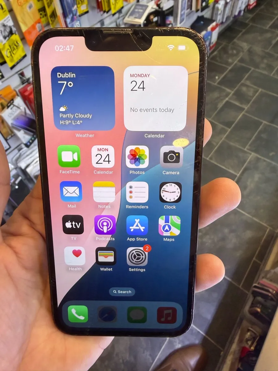 iPhone 14 unlocked - Image 2