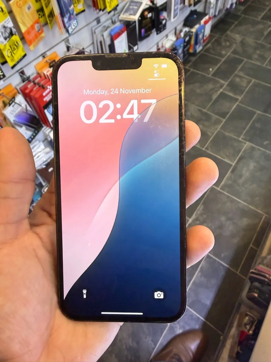 iPhone 14 unlocked - Image 3