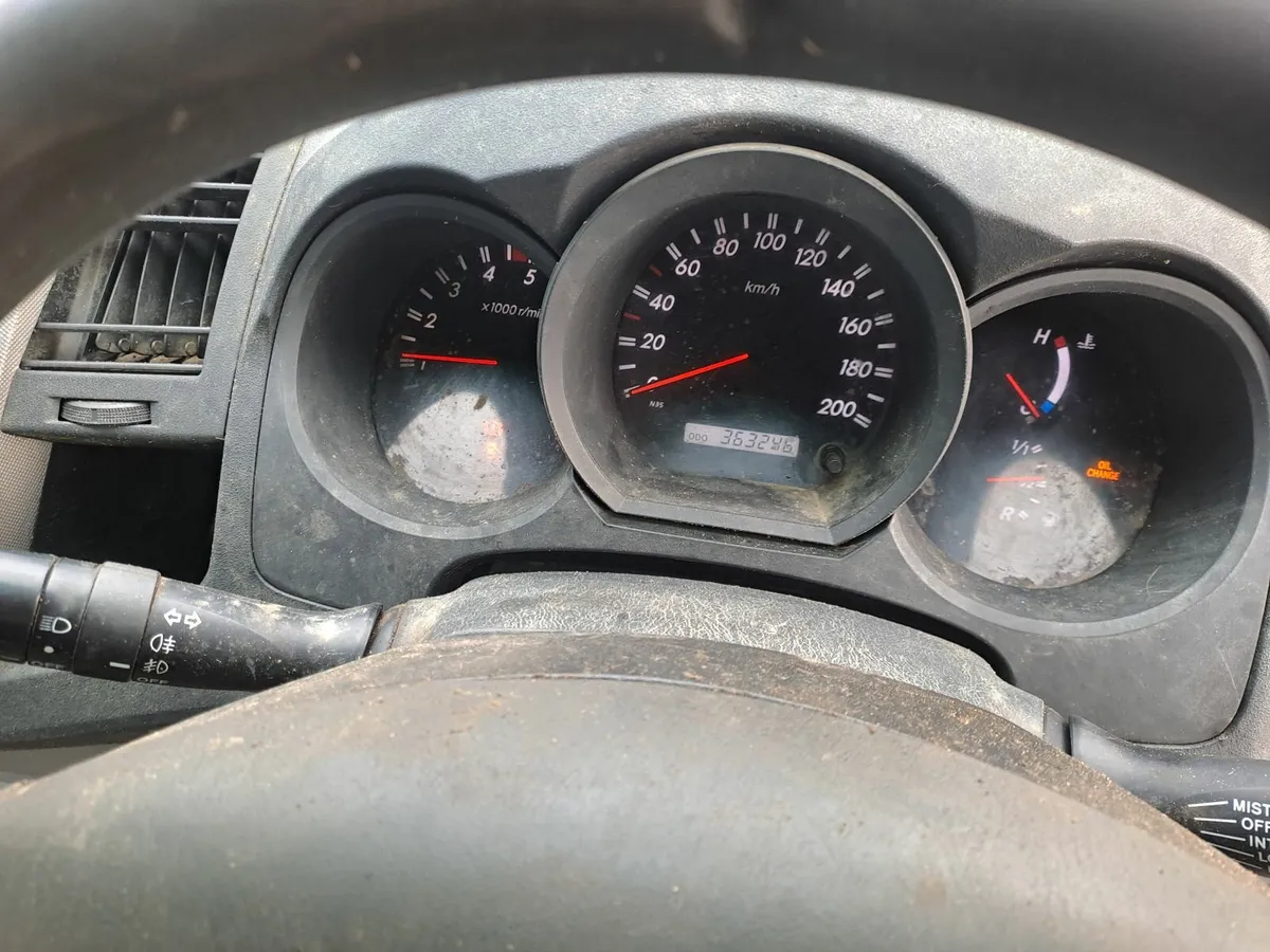 Toyota Hilux 2007 - Image 2