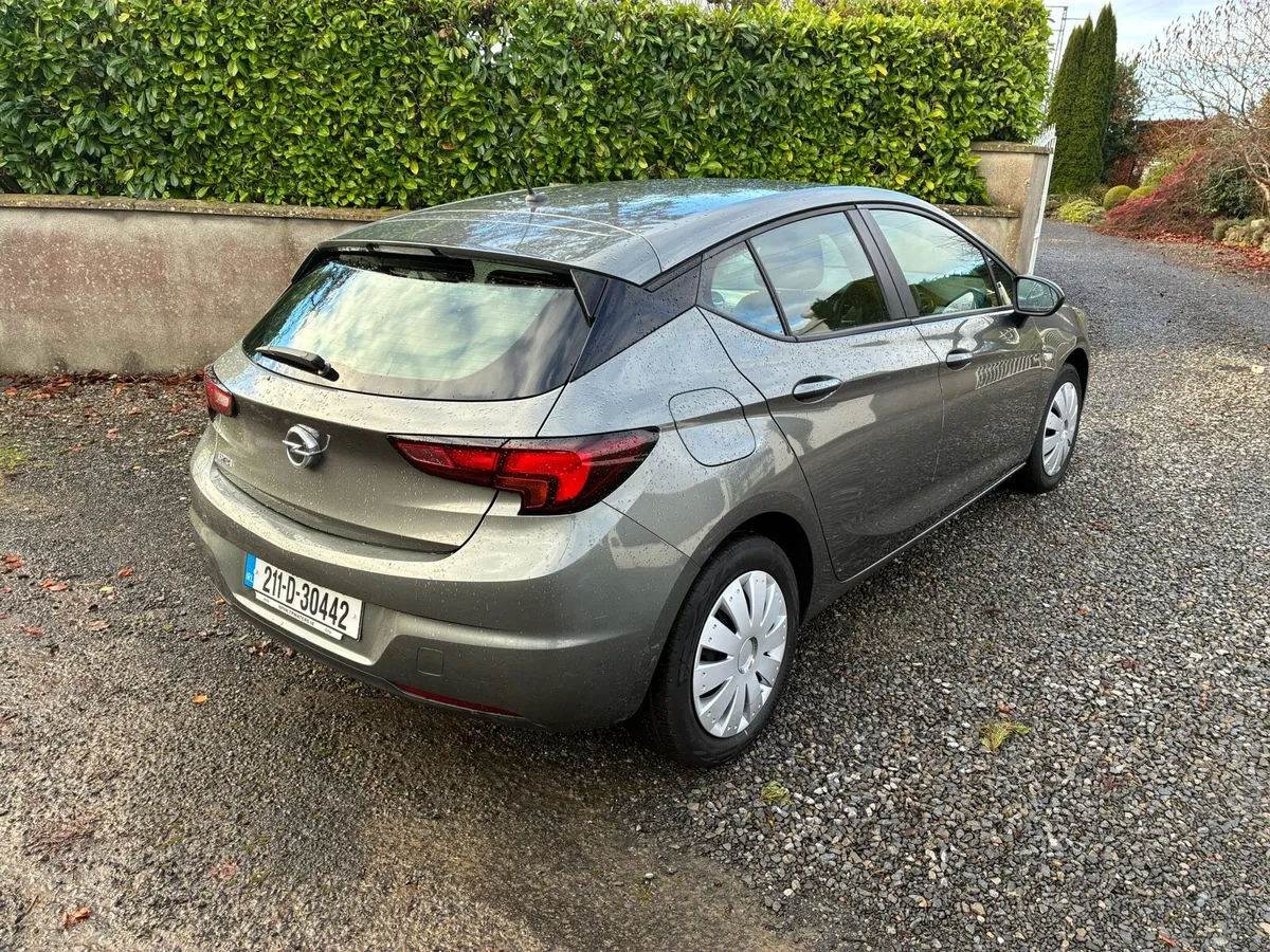 Opel Astra - Image 4