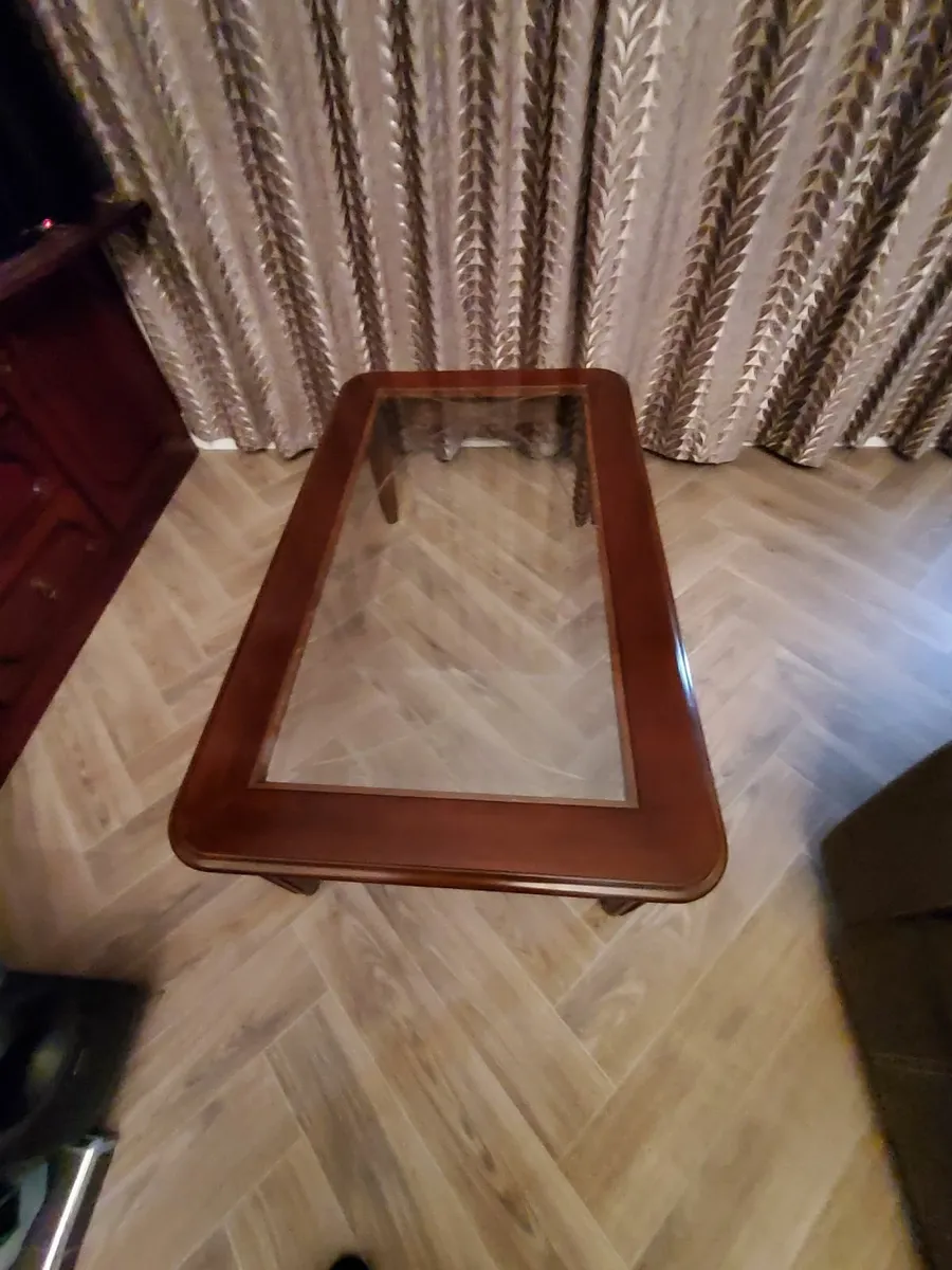 COFFEE TABLE - Image 3