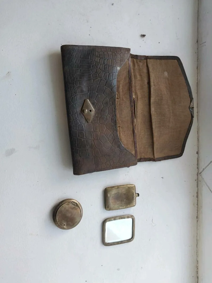 👜 Vintage Ladies Travel Vanity Set – Mirror, Comp - Image 2