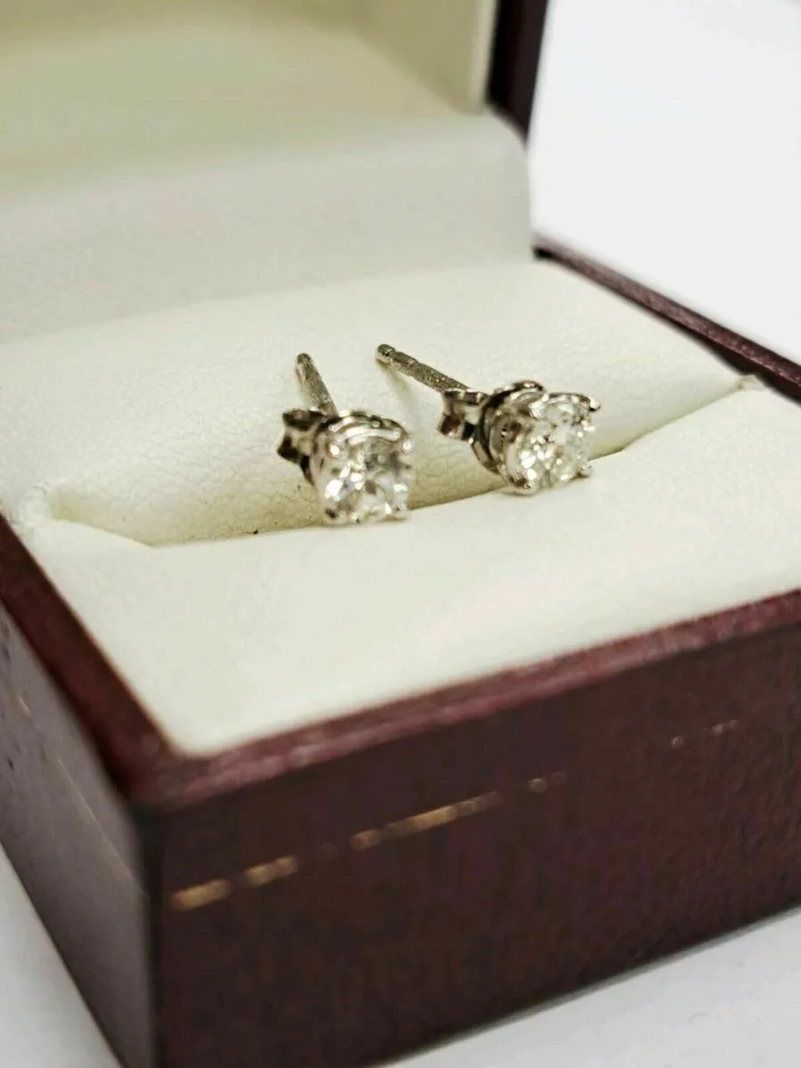 18K White Gold Diamond Earrings 18CT - Image 3